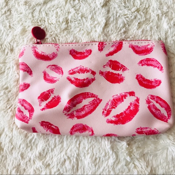 🌺 3/20 SALE Ipsy  Lipstick Kisses Makeup Bag - Picture 2 of 4